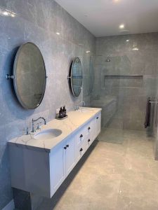 Ensuite in Ranch Style home by Virtue Homes