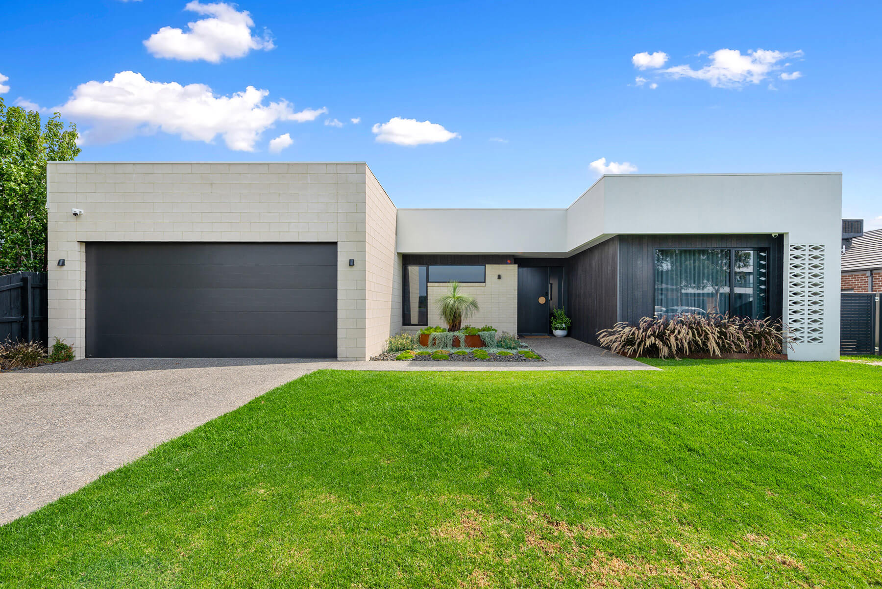 VirtueHomes-MidCenturyModern-1